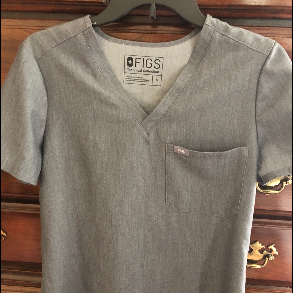 Figs scrub top sz small